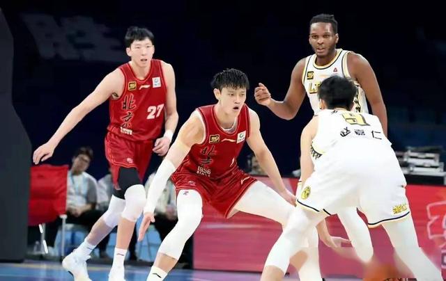 关于激烈争夺！上海与深圳交锋备受瞩目的信息
